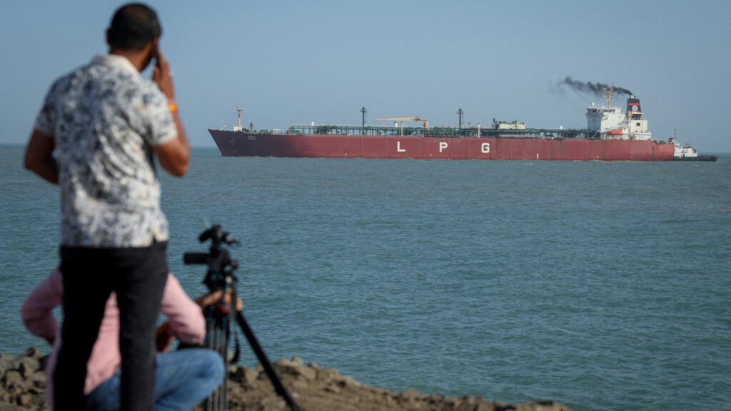 伊朗盟友也门胡塞武装威胁或将加入战争，打击红海航运