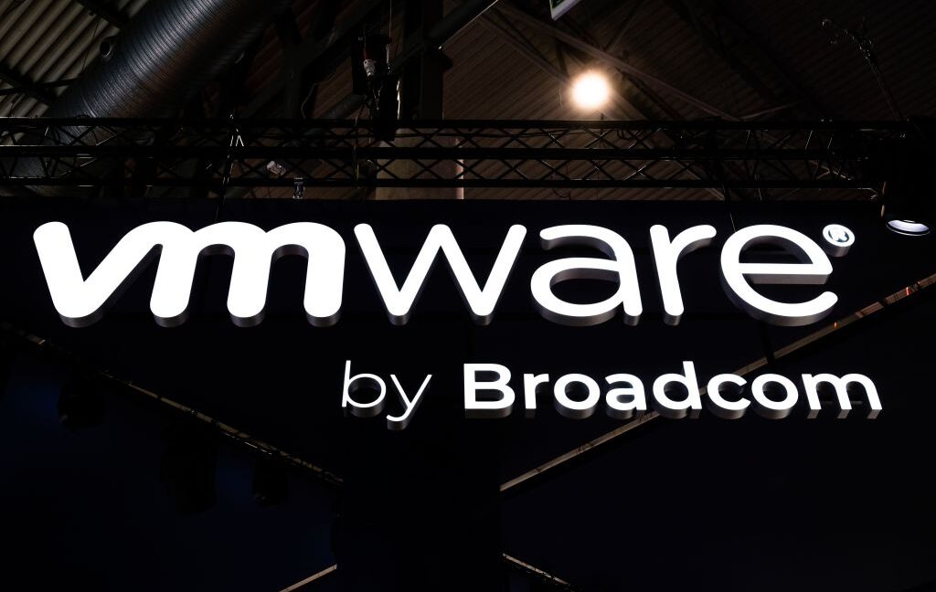 调查发现,大多数 VMware 用户仍在“积极减少其 VMware 足迹”