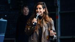 围绕电视明星的深度造假色情丑闻如何震撼德国