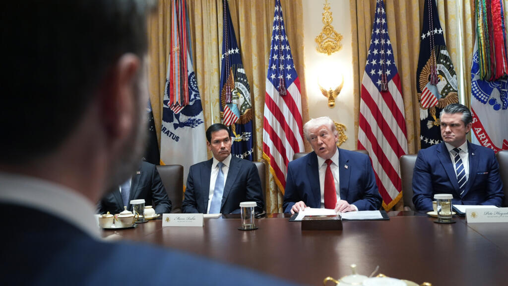 特朗普让农民     “去买更大的拖拉机”