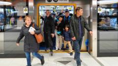 由于战争推高燃油价格，澳大利亚两个州提供免费公共交通