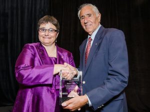 缅怀 IEEE 电力与能源协会领袖 Mel Olken