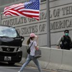 驻港公署特派员就电子设备“安全警告”一事约见美驻港总领事