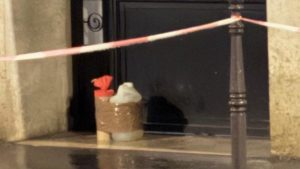 离香榭丽舍大道不远的美国银行险些遇袭