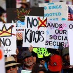 全美逾3000场“无王”抗议齐发 数百万人上街反对特朗普政府政策