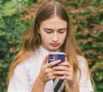 英国青少年将试行社交媒体禁令和数字宵禁