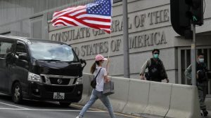 驻港公署特派员就电子设备“安全警告”一事约见美驻港总领事