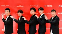 「保姆車」和「流量明星」:中國影視監管當局為何要打擊「撕番位」?