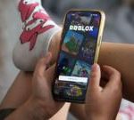开发商表示，家长应该在 Roblox 上“24/7”监控孩子