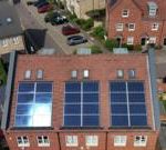 绿色技术驱动中所有新住宅的热泵和插入式太阳能