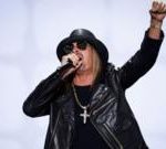 直升机飞越摇滚小子的豪宅后引发美国陆军调查