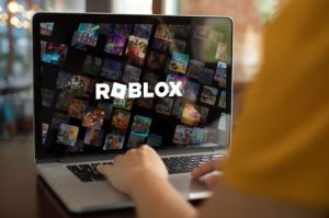 Roblox 现在使用 AI 审核在有害内容到达您之前将其关闭