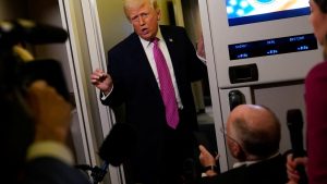 特朗普声称在伊朗战争中实现了“政权更迭”,并预测“很快”达成协议