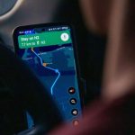 您的 Android Auto 现在可以通过人工智能驱动的充电站来规划电动汽车行程