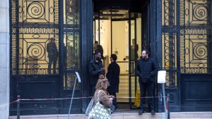 法国怀疑与亲伊朗组织HAYI有关，挫败了巴黎炸弹阴谋