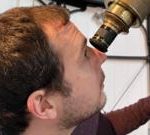 学生们关注美国宇航局发射观看派对的高科技计划