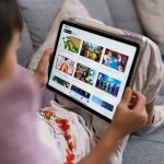 儿童安全专家在新的请愿书中警告称，YouTube 人工智能溢出是一代人的威胁