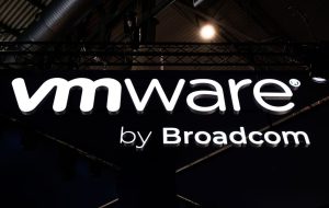 调查发现，大多数 VMware 用户仍在“积极减少其 VMware 足迹”