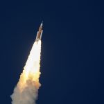 美国宇航局在阿耳忒弥斯二号任务中将四名宇航员送向月球