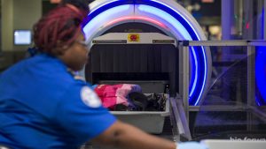 美国联合航空应用程序添加了 TSA 等待预测、AirTag 行李追踪