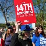 专家解读：美国取消出生公民权将意味着什么？