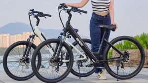 Gotrax 的 Dolphin 电动自行车续航里程为 30 英里，是一款经济实惠的通勤自行车，最低价为 467 美元