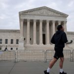 美国最高法院裁定州政府禁止对 LGBTQ+ 青少年进行“转化治疗”