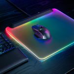 这款 Razer RGB 背光鼠标垫已为您的战场做好准备，历史最低价格为 80 美元