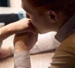 西班牙法院裁定亲吻女性手可能构成性侵犯