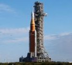 美国宇航局的巨型月球火箭抵达发射台,执行阿耳忒弥斯二号任务