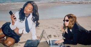 Bobbi Althoff 和 Sukihana YouTube 系列“That’s BS With Bobbi & Suki”定于下周推出