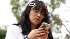 监管机构称社交媒体公司必须更好地执行澳大利亚 16 岁以下儿童禁令