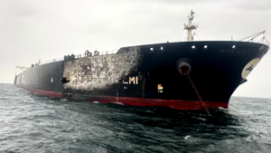 伊朗继续打击海湾国家 袭击并纵火焚烧一艘科威特油轮