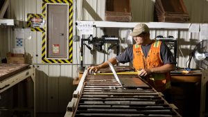 下载：训练人形机器人的零工和更好的人工智能基准