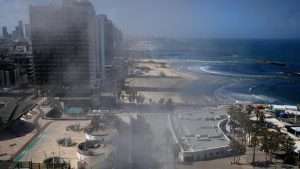 伊朗导弹袭以色列14人伤 阿联酋1孟加拉公民被弹片击中身亡